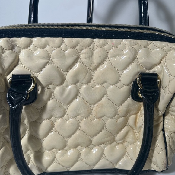 Betsey Johnson Cream and Black Quilted Satchel with Heart Pattern - Picture 6 of 10